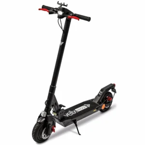 Rolektro Velix E-Kick 20 kaufen: Faltbarer, schwarzer E-Scooter mit auffälligen roten Bremsgriffen und Bremssätteln, fotografiert in der Dreiviertelansicht von vorne auf weißem Hintergrund.