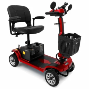 Rolektro E-Quad 6 V.3 Pro kaufen: Modernes, rotes Vierrad-Seniorenmobil mit stilvollen Alufelgen, ergonomischem schwarzen Sitz und praktischem Einkaufskorb in der Frontansicht auf weißem Grund.